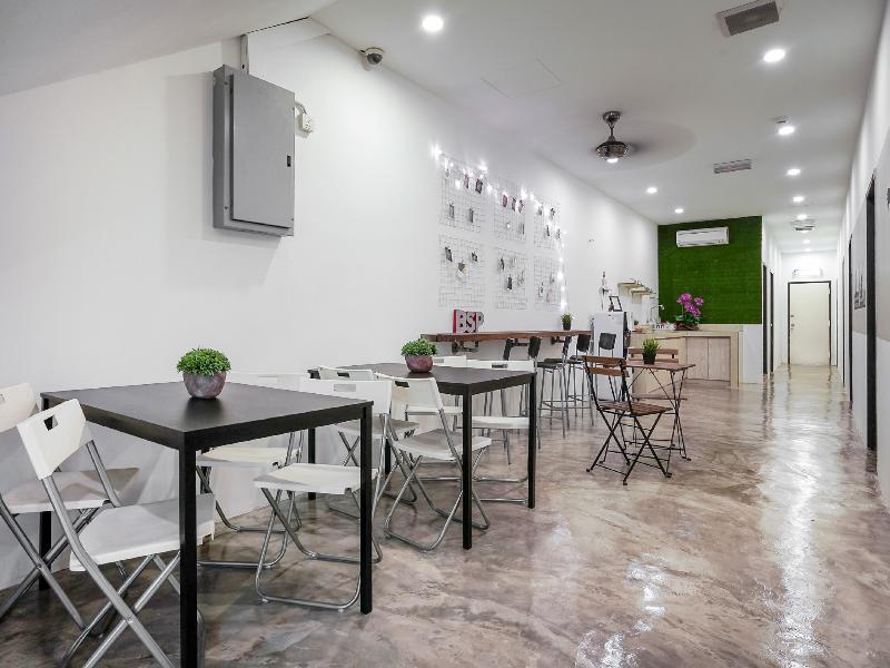Comma Hotel Bandar Saujana Putra Exterior foto